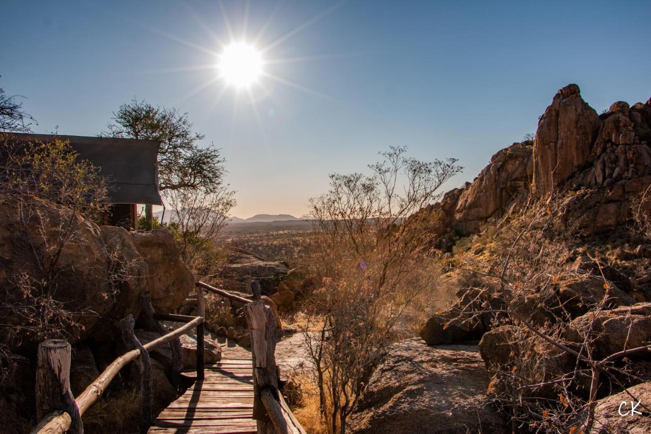 Ondudu Safari Lodge Omaruru Luaran gambar