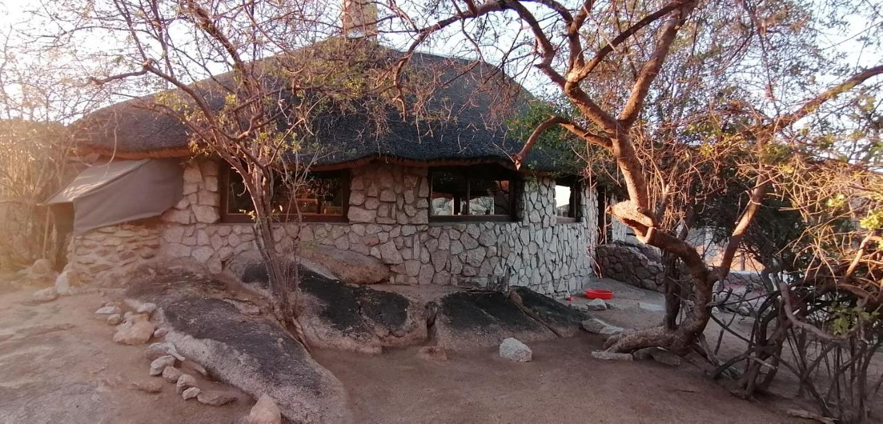 Ondudu Safari Lodge Omaruru Luaran gambar